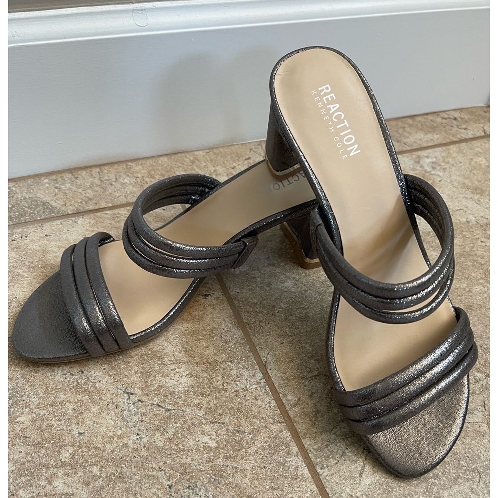 NEW Kennith Cole Reaction Sandals